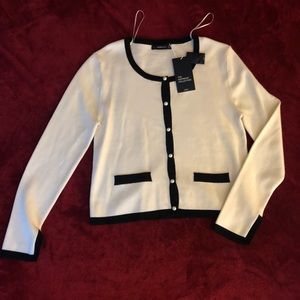 Knit cardigan with pearl buttons